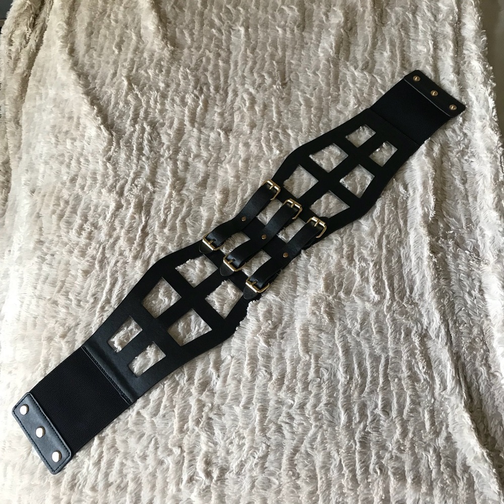 Cage belt